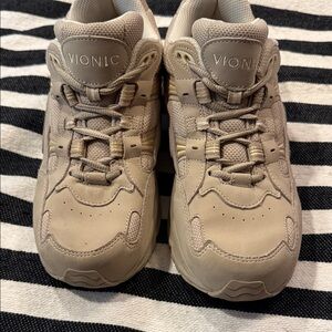 Vionic women's Walker Taupe Athletic Shoes